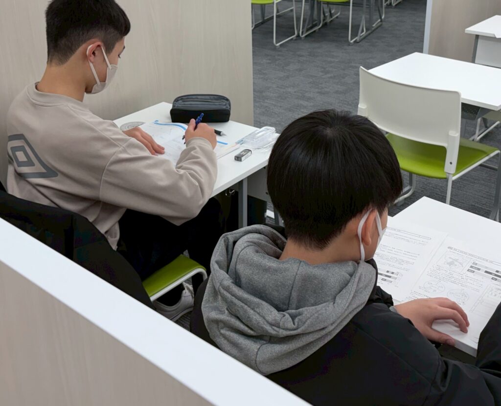 テスト対策　頑張ってます