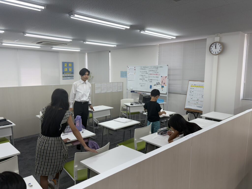 夏期講習　小学生頑張ってます！