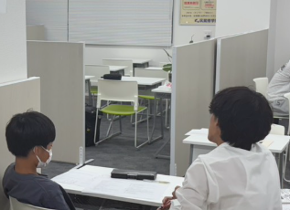 夏休み前特別企画　9月定期考査予想勉強会を実施